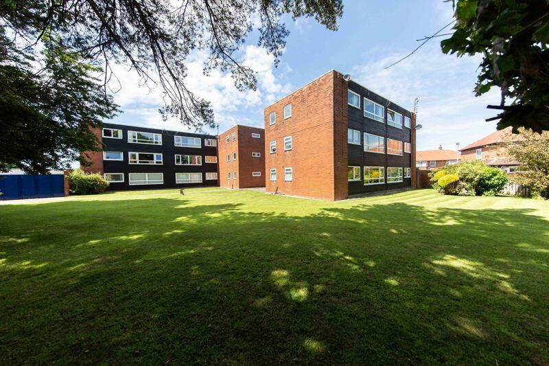 2 bedroom flat for sale in No. 17, Wharfedale Court, Chester Avenue