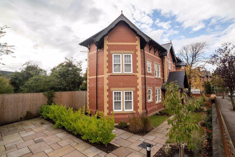 2 bedroom flat for sale in Apartment 3, Lockwood Gardens, Lockwood