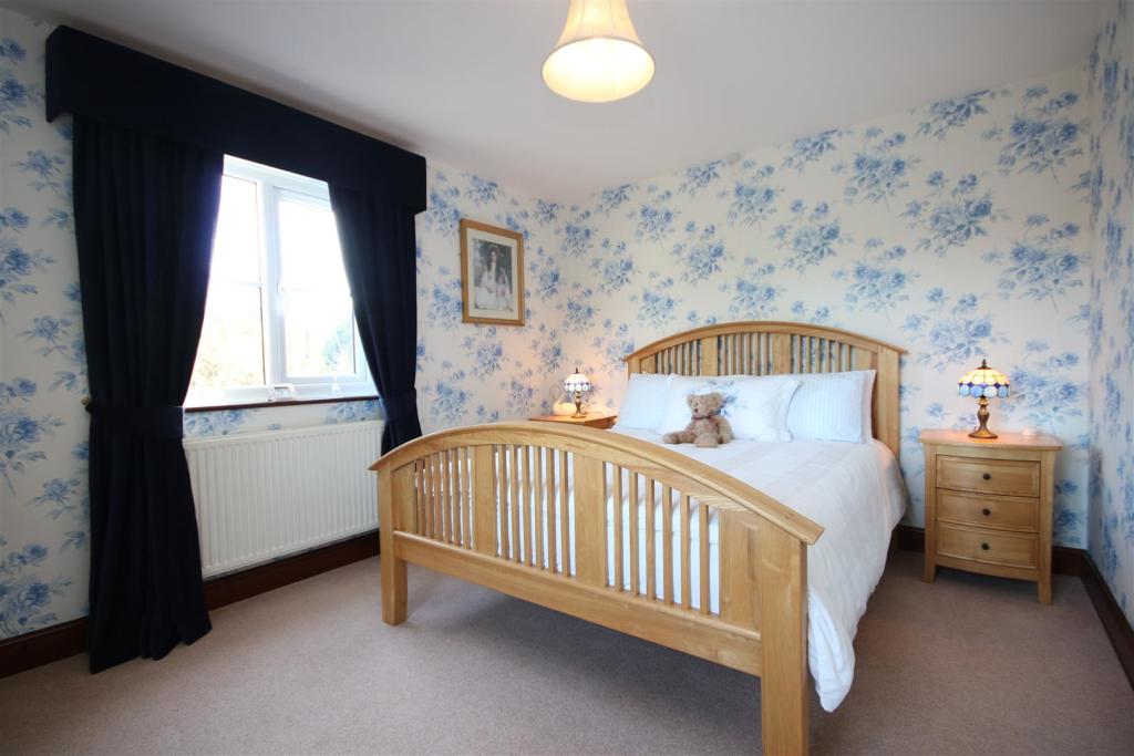 4 bedroom detached house for sale in Newport Street, HayonWye, HR3