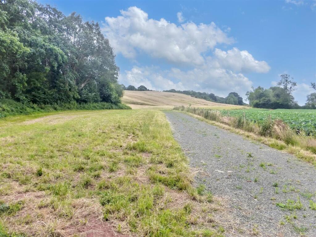 Main image of property: Brimfield, Ludlow