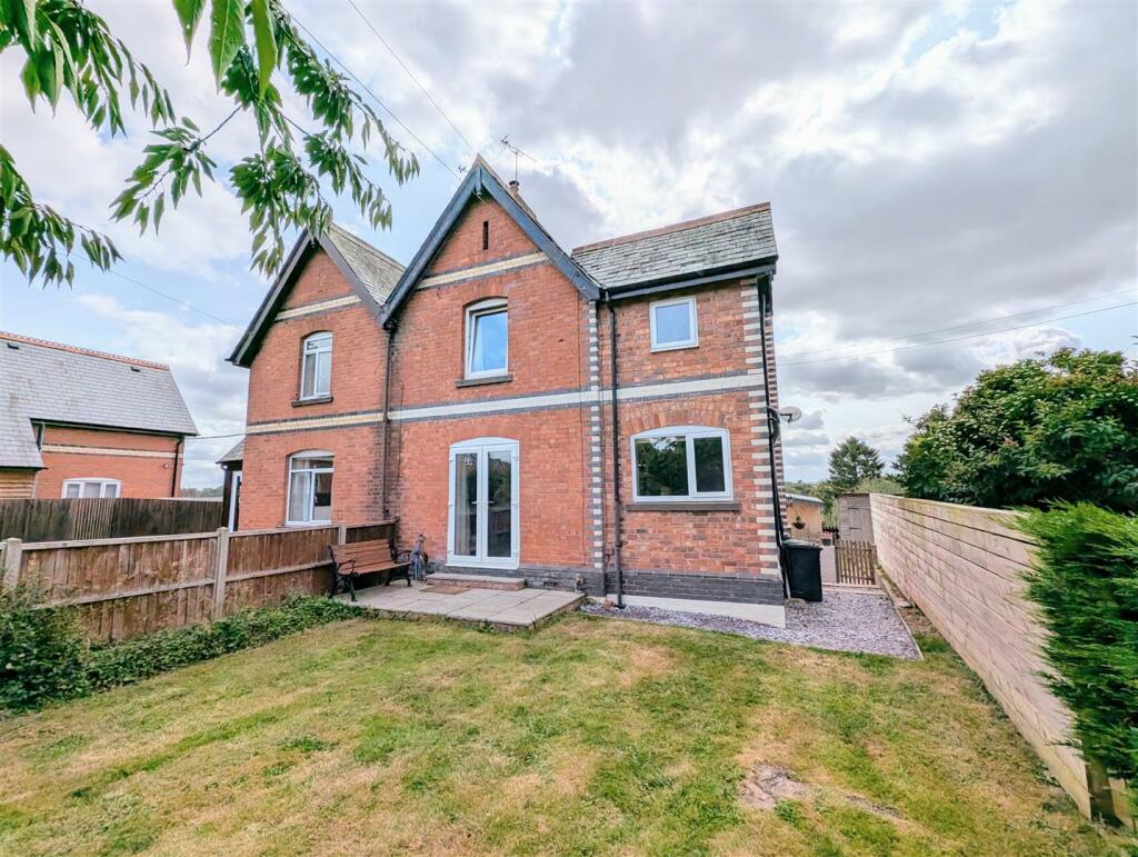 3 bedroom semi-detached house for sale in Ocle Pychard, Hereford, HR1