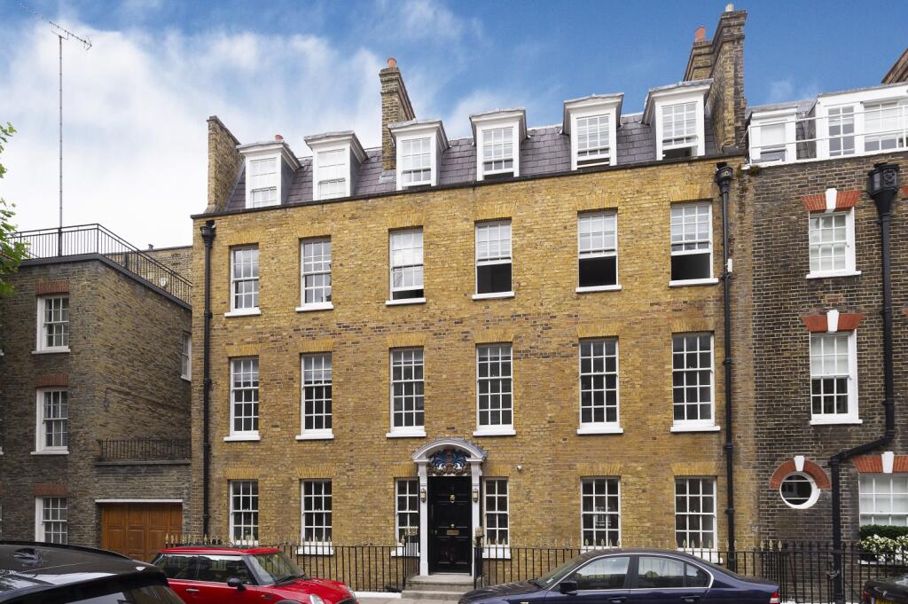 Main image of property: Second floor, 10 Buckingham Place, London, SW1E