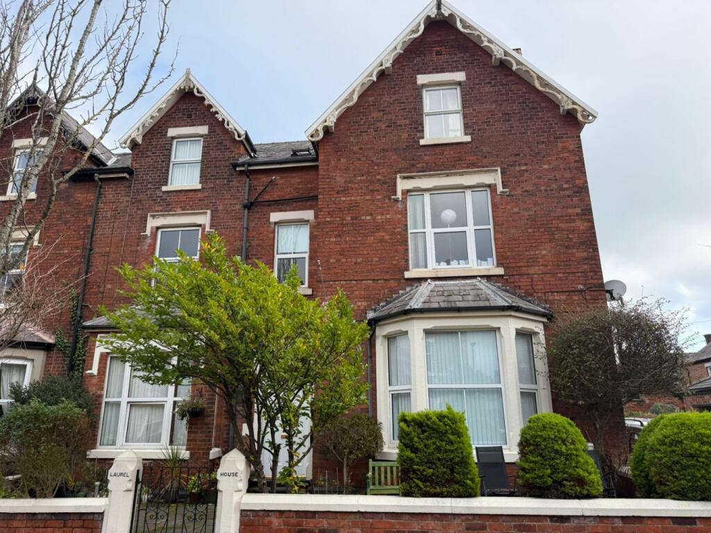 Main image of property: Apartment 4, 4 Cecil Street