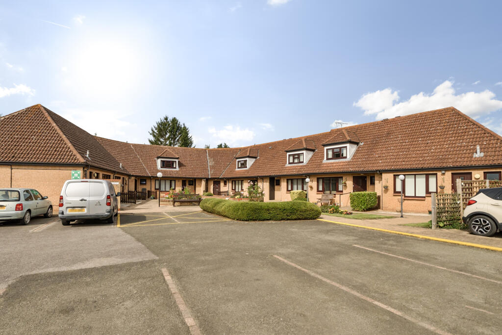 1 bedroom bungalow for sale in Fairacres Road, Didcot, Oxfordshire, OX11