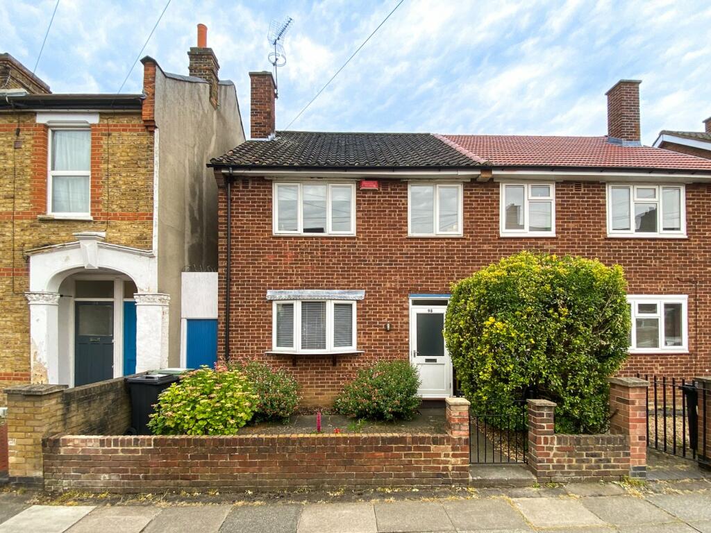 3 bedroom semidetached house for sale in Shorndean Street, Catford