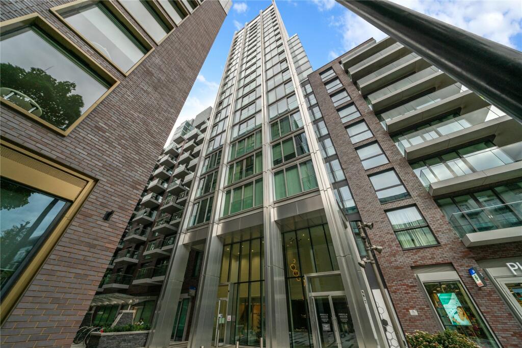 Main image of property: Stable Walk, E1
