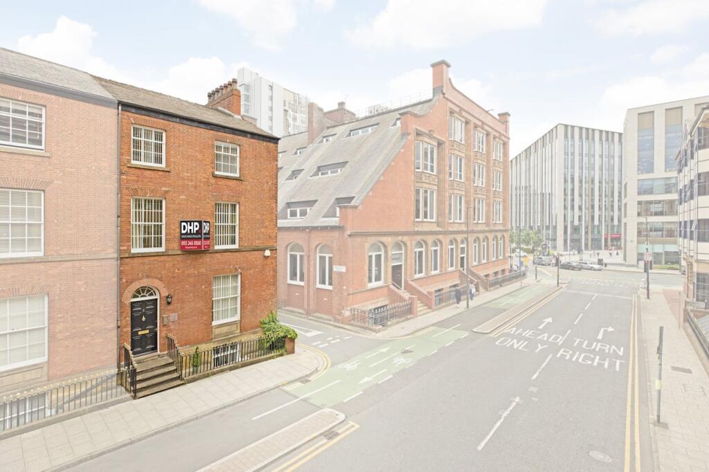 Main image of property: 2 Queen Street, Leeds, LS1 2TW