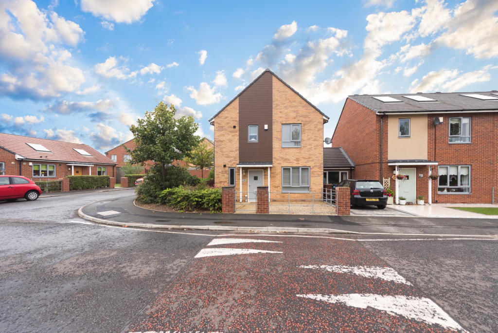 3 bedroom detached house for sale in Aydon Road, Sunderland, SR5