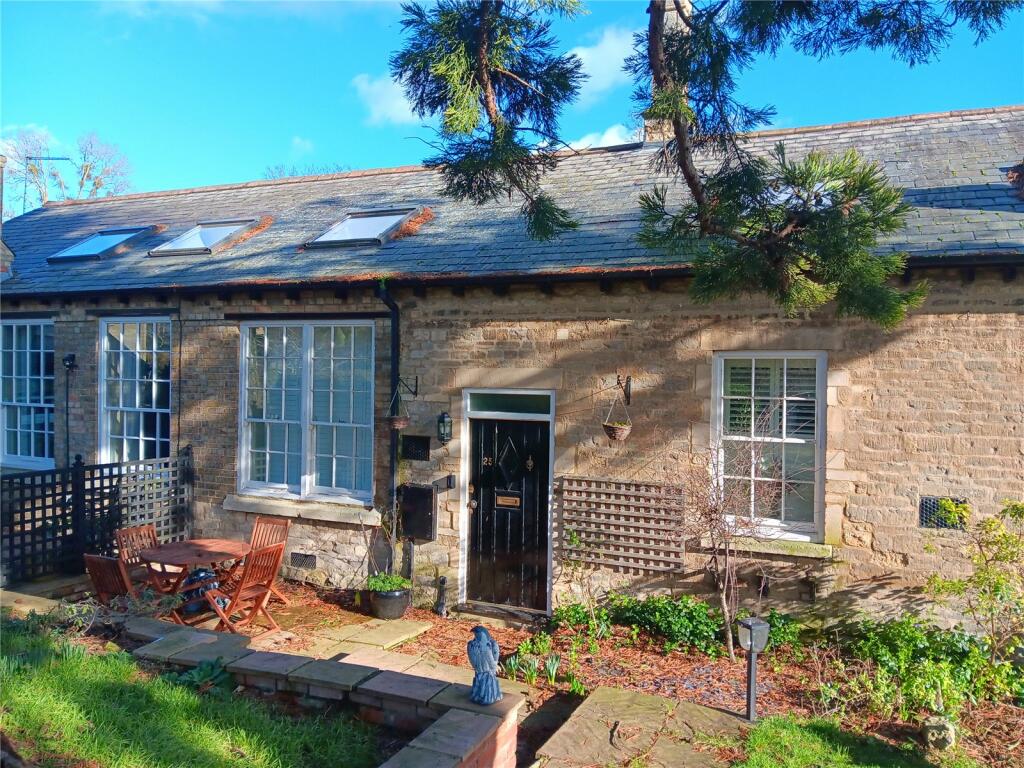 2 bedroom terraced house for sale in Spurlings, Oundle