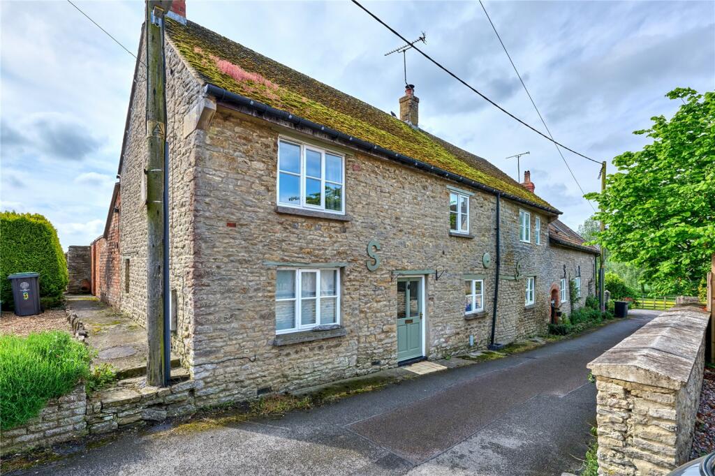 3 bedroom house for rent in Robbs Lane, Lowick, Northants, NN14