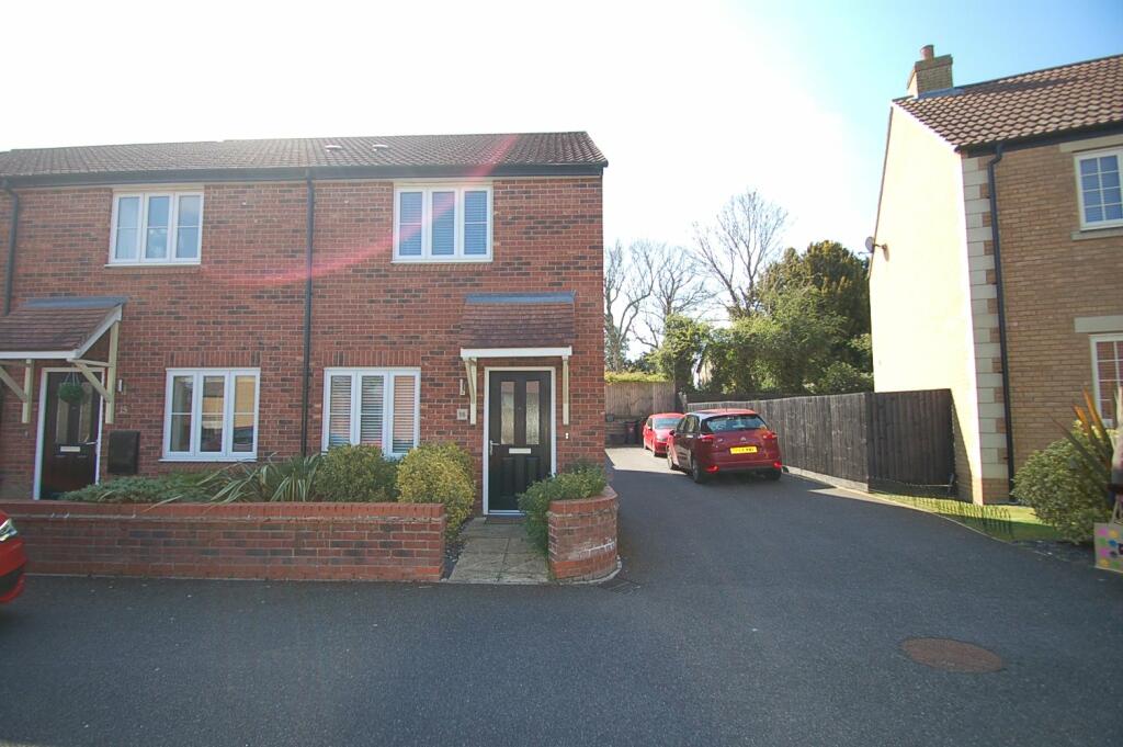 2 bedroom end of terrace house for rent in St Marys Lane, Warmington
