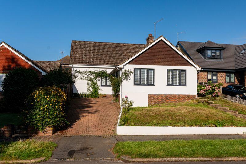 4 bedroom bungalow for sale in Spinney Close, Hurstpierpoint, BN6