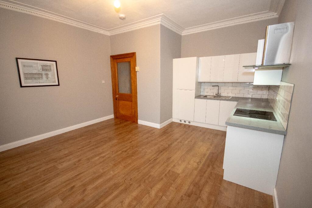 Flat to rent on Dunnikier Road, Kirkcaldy, KY1