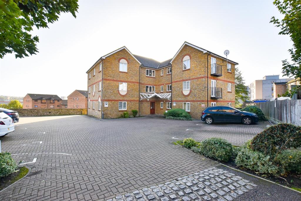 Main image of property: Kentish Court, London Road, Maidstone
