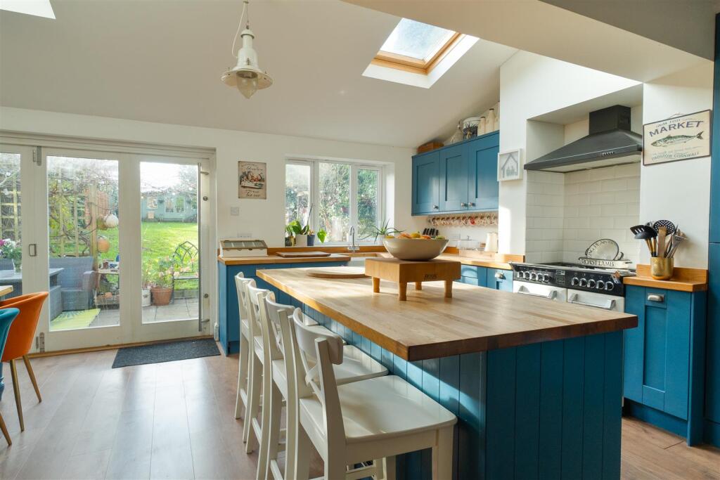 Main image of property: London Road, Ditton, Aylesford