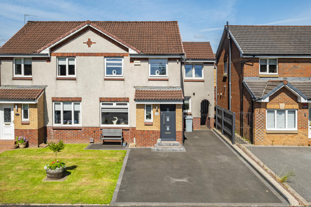 4 bedroom semidetached house for sale in 19 Maccallum Drive