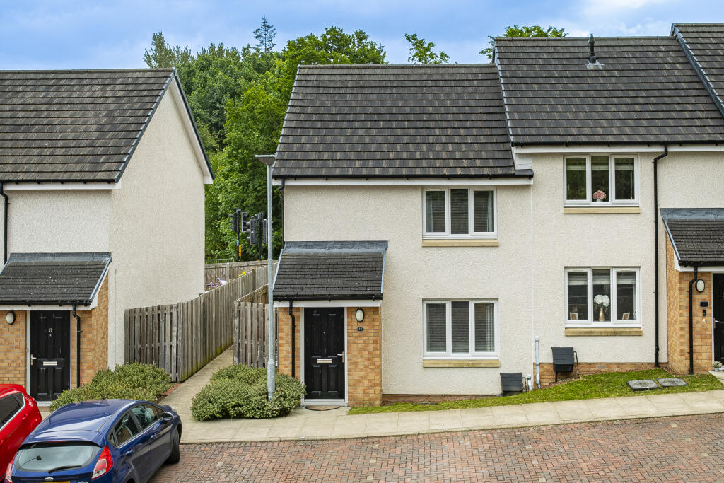 3 bedroom end of terrace house for sale in 19 Balvenie Drive