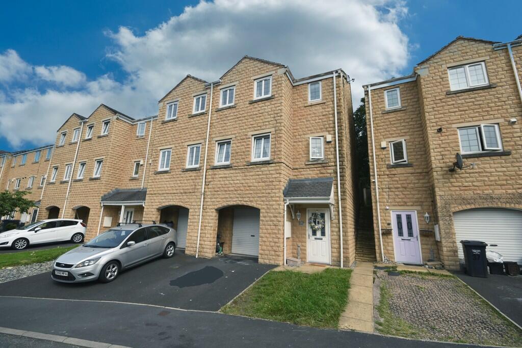 3 bedroom town house for sale in Hare Court, Todmorden, OL14 8DQ, OL14