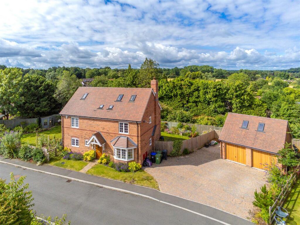 Main image of property: Elmdon Close, Snitterfield, Stratford-Upon-Avon