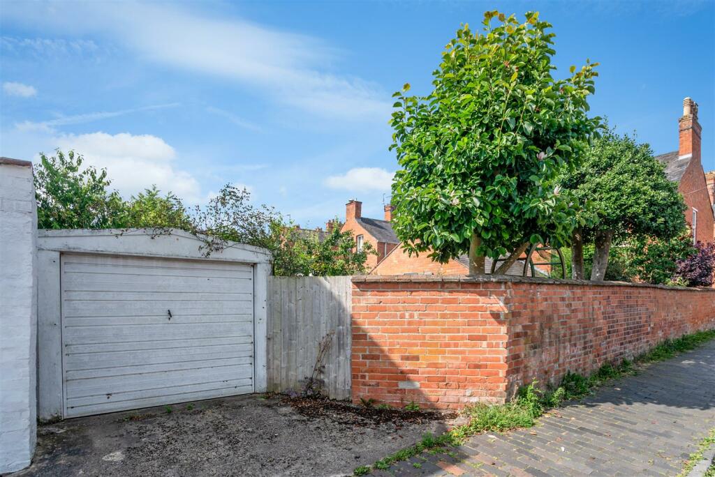 Additional property image - Albany Road, Stratford-Upon-Avon
