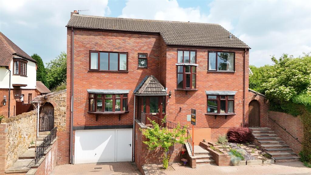 Main image of property: Fordham Avenue, Stratford-Upon-Avon