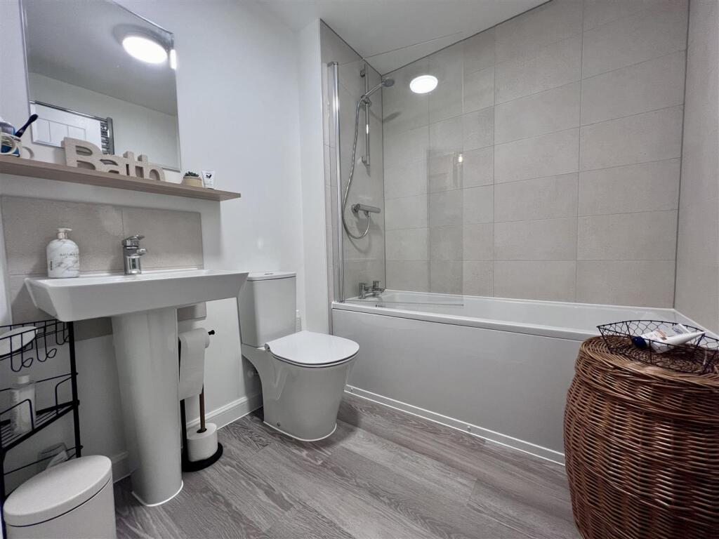 Additional property image - Whittington Way, Stratford Upon Avon