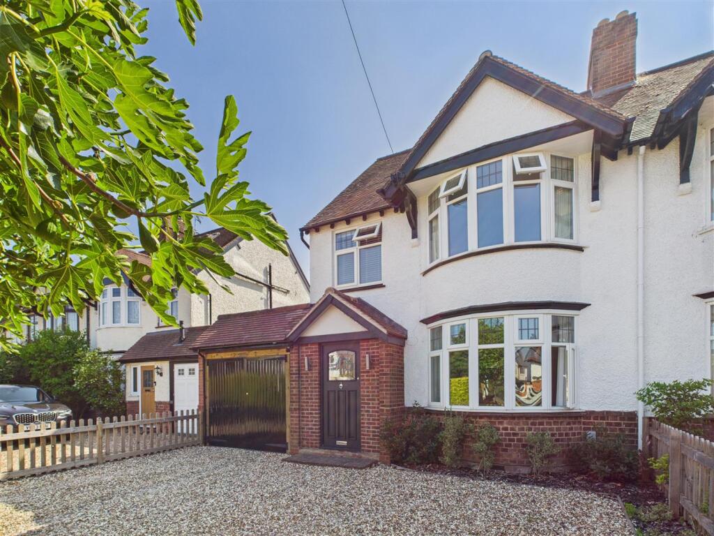 Main image of property: Banbury Road, Stratford-Upon-Avon