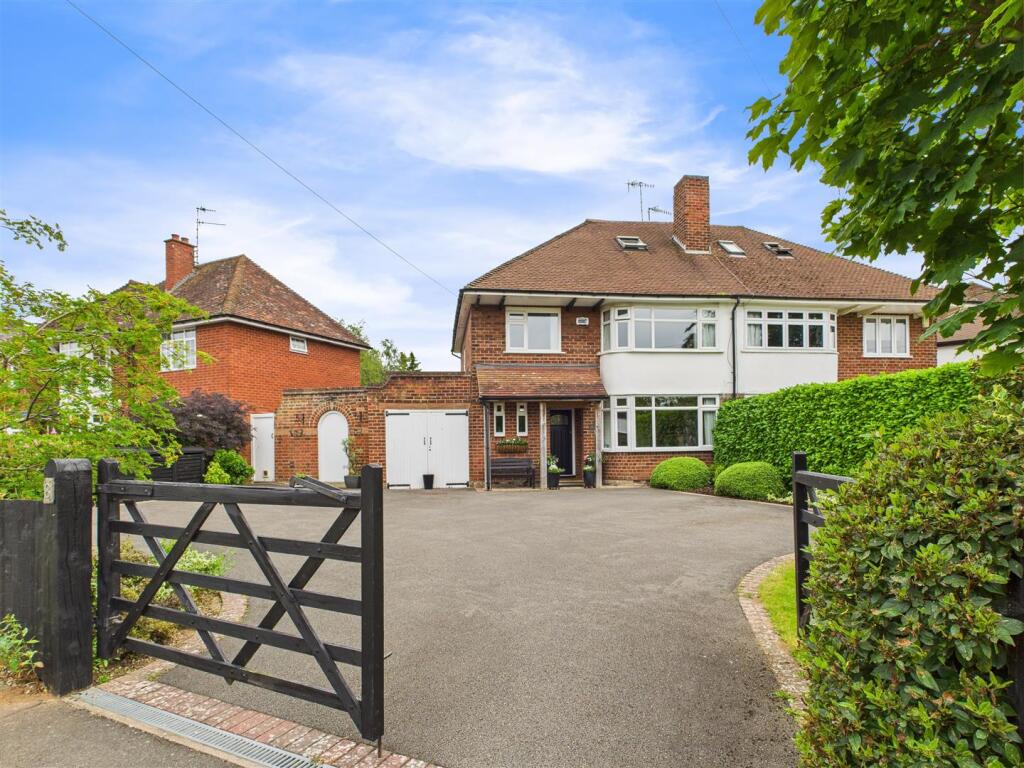 Main image of property: Dale Avenue, Stratford-Upon-Avon