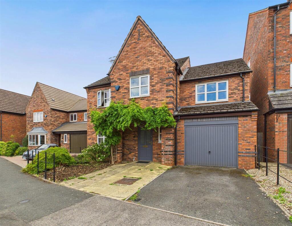 Main image of property: Darlow Drive, Stratford-Upon-Avon
