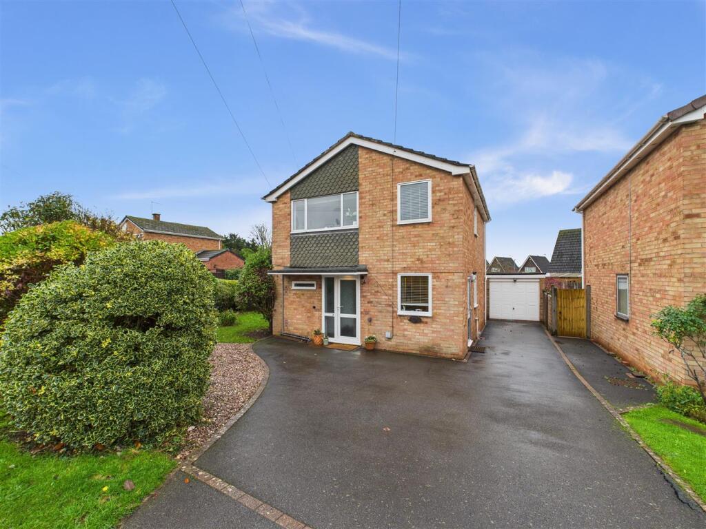 Main image of property: Blackthorn Road, Stratford-Upon-Avon