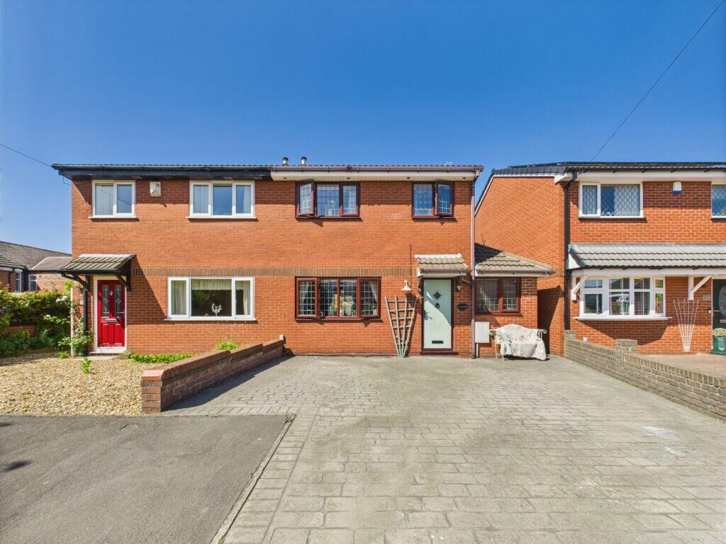 Main image of property: The Bowlings, Springfield, Wigan WN6 7BU