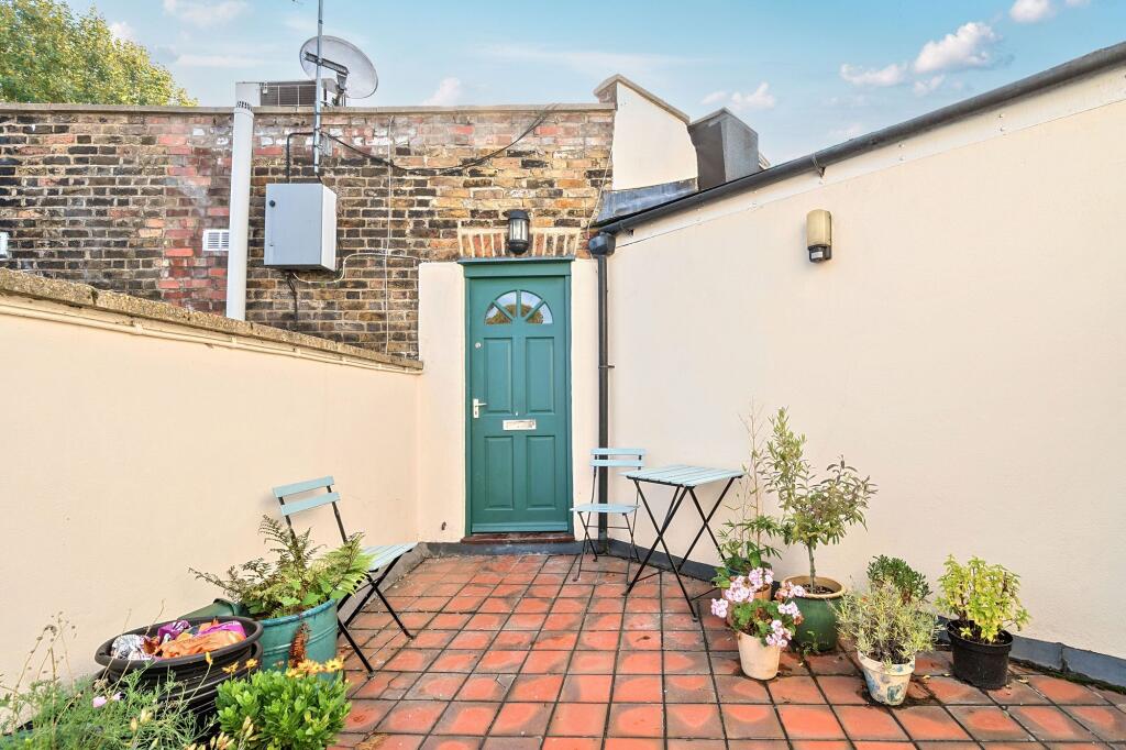 Main image of property: Kennington Lane, London, SE11
