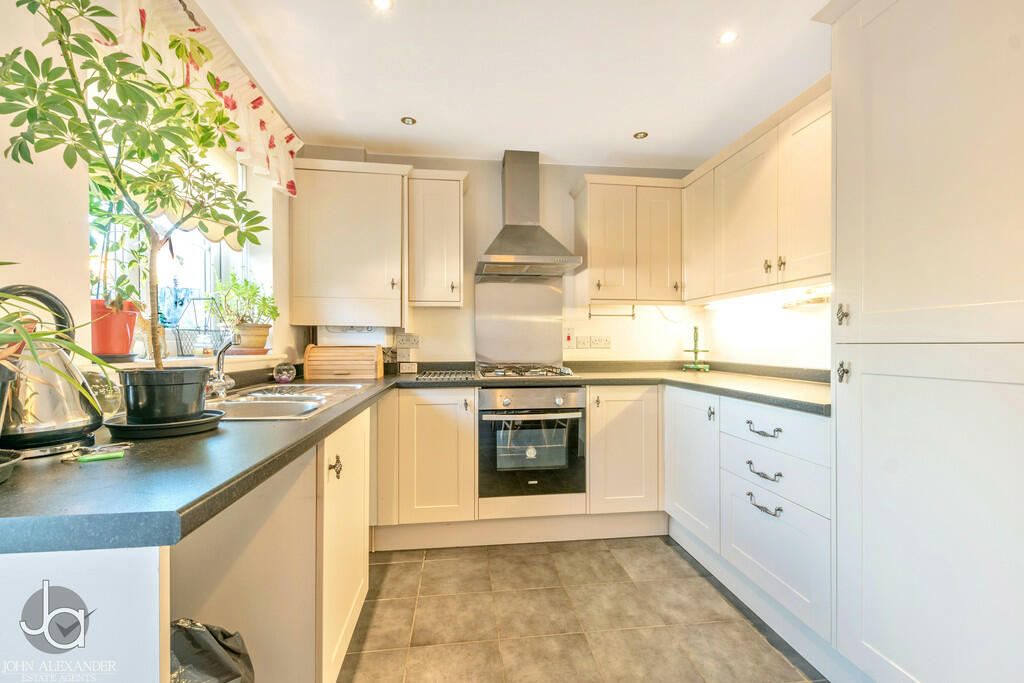 Additional property image - Queen Elizabeth Way, Colchester