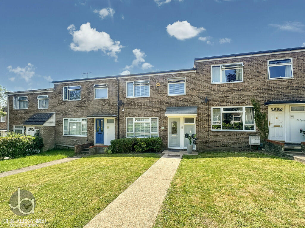 3 bedroom terraced house for sale in Thorpe Walk, Colchester, CO4