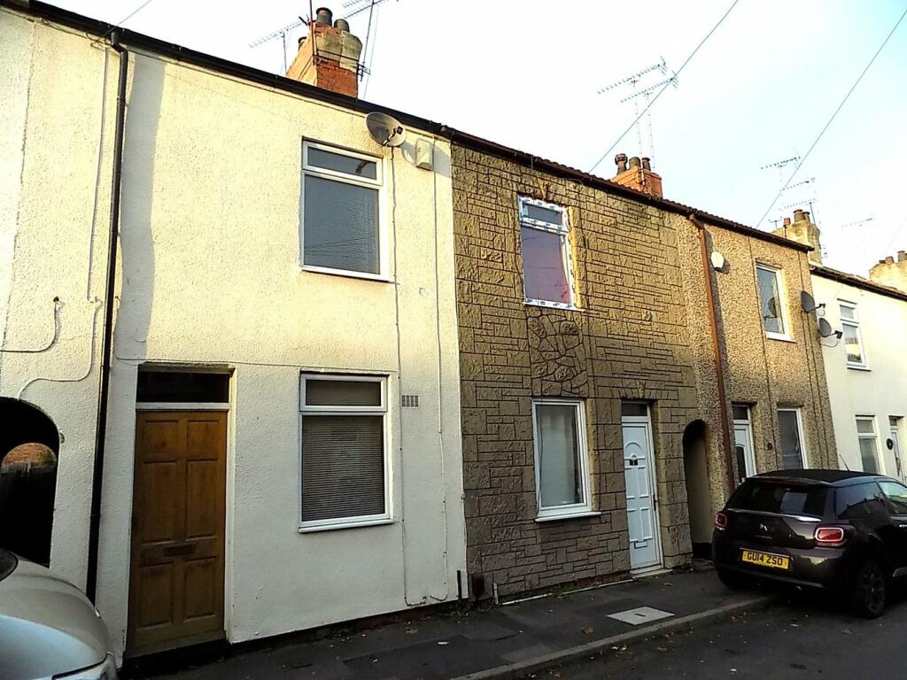 2 bedroom terraced house for rent in Grafton Street, WORKSOP, S80