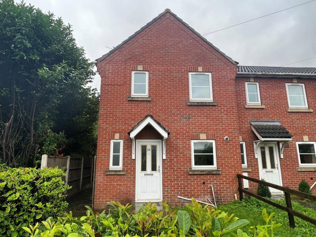3 bedroom town house for rent in Doncaster Road, Langold, Worksop, S81