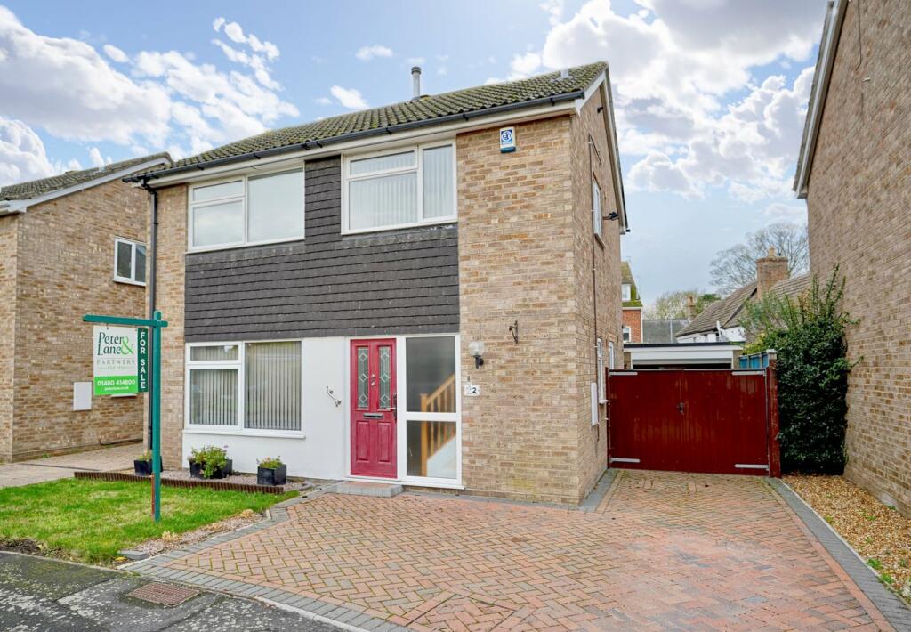 3 bedroom detached house for sale in Granary Close, Godmanchester