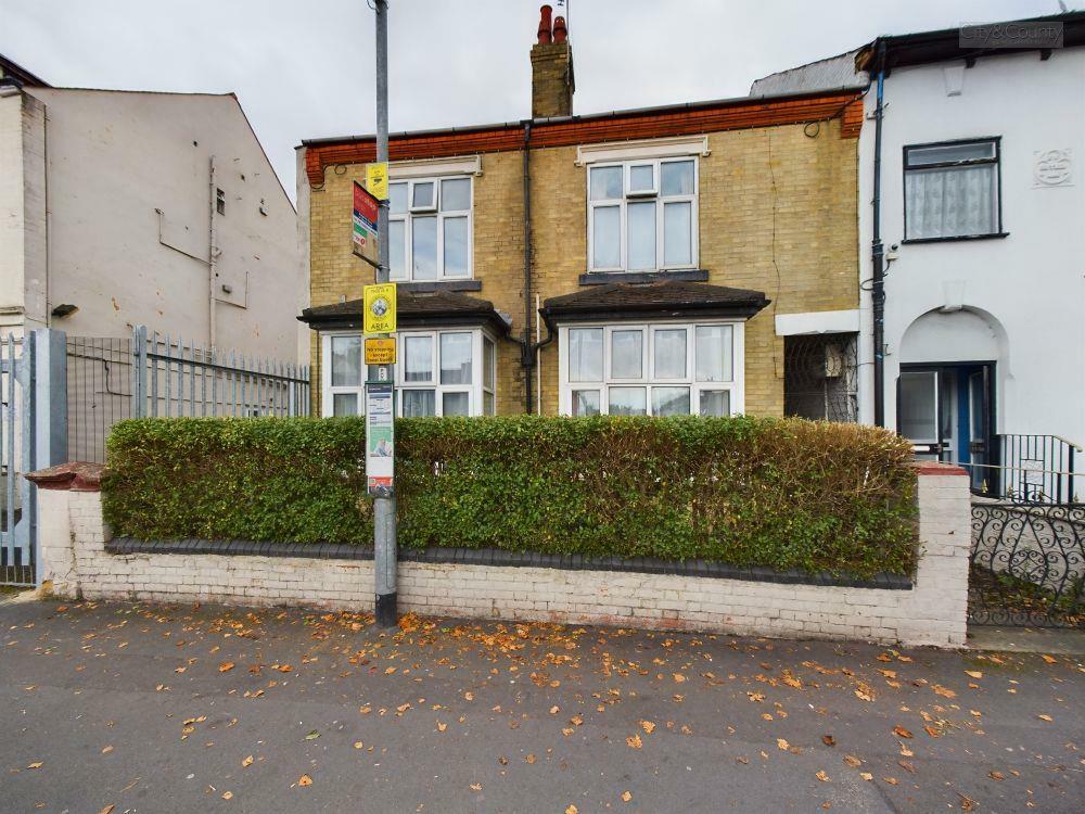 6 bedroom end of terrace house for sale in Burghley Road, Peterborough, PE1