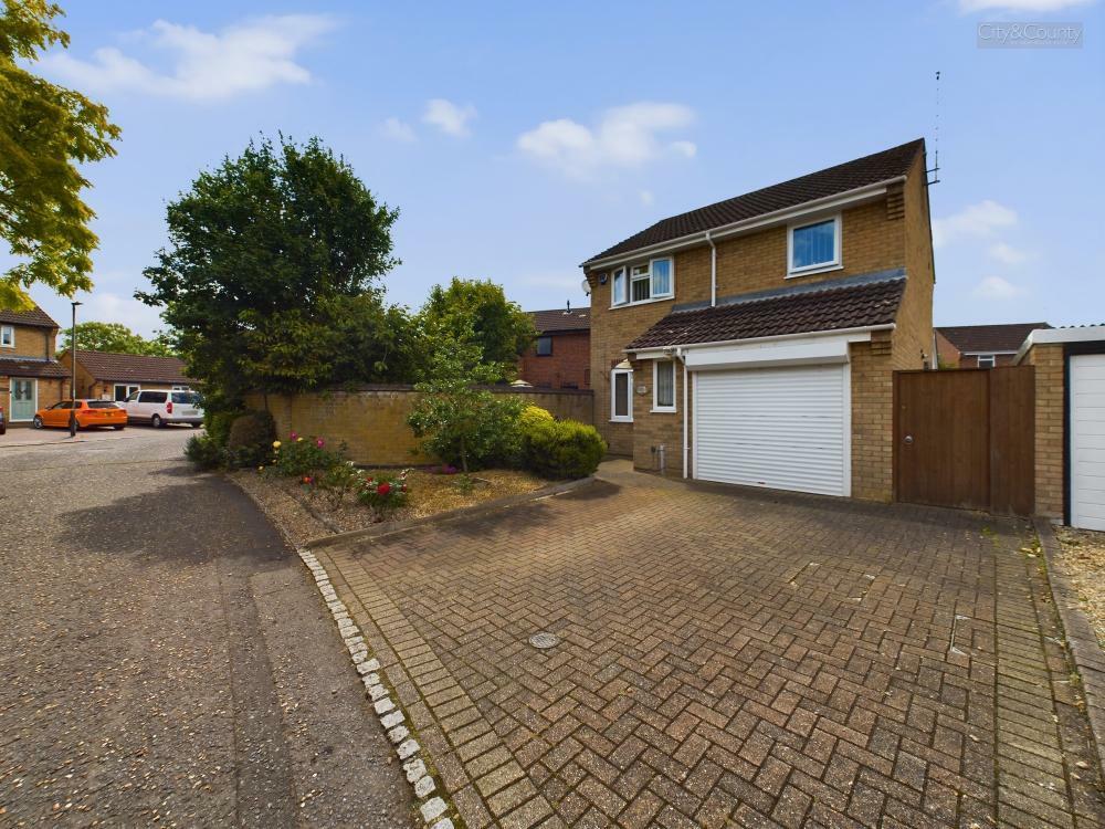 3 bedroom detached house for sale in Paulsgrove, Orton Wistow