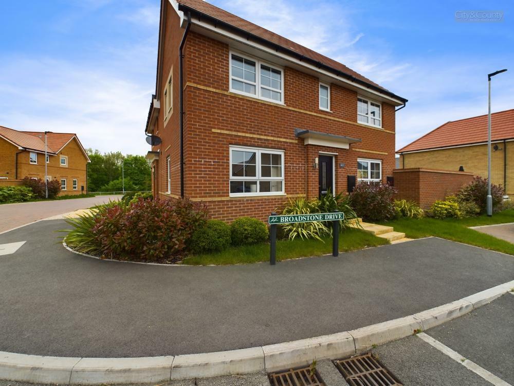 3 bedroom semidetached house for sale in Broadstone Drive, Hampton
