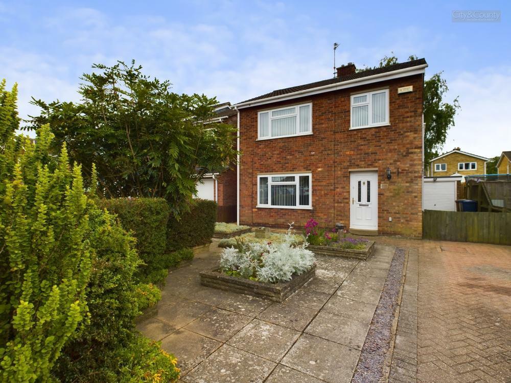 3 bedroom detached house for sale in Swan Close, Whittlesey