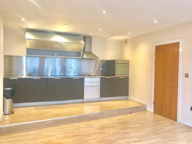 Main image of property: Metropolitan Apartments, Lee Circle, Leicester, LE1 3RF