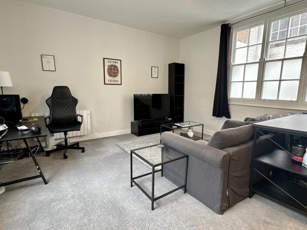 Main image of property: De Montfort Chambers, Horsefair Street, City Centre, LE1 5BQ