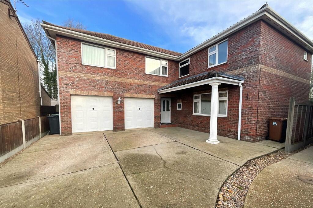 5 bedroom detached house for sale in Troon Close, Washingborough