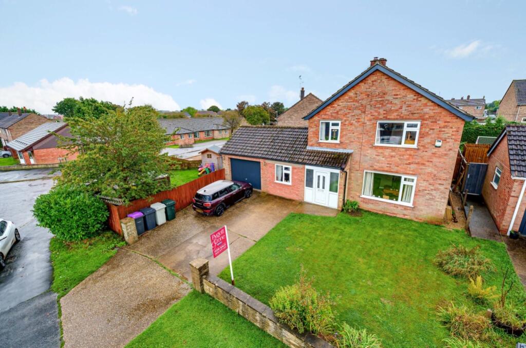 4 bedroom detached house for sale in Horncastle Road, Wragby, Market Rasen, Lincolnshire, LN8