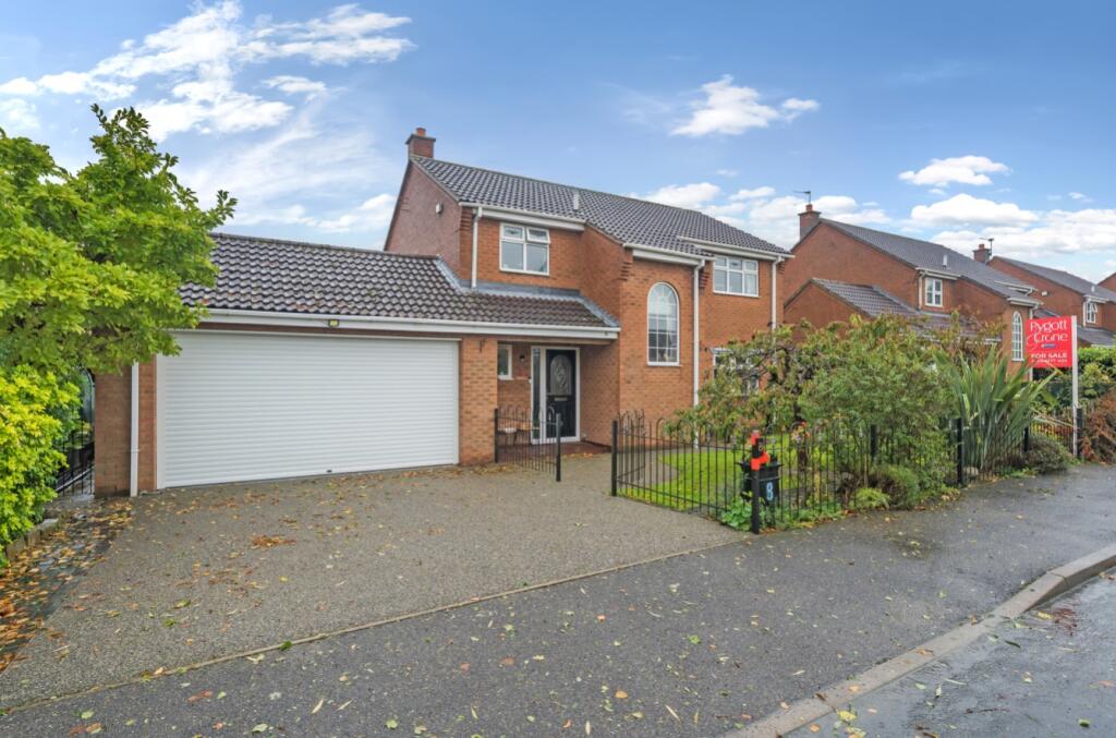 4 bedroom detached house for sale in Spafford Close, Marton