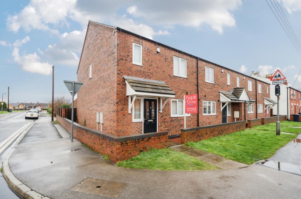 3 bedroom end of terrace house for sale in Grantham Road, Bracebridge Heath, Lincoln, Lincolnshire, LN4