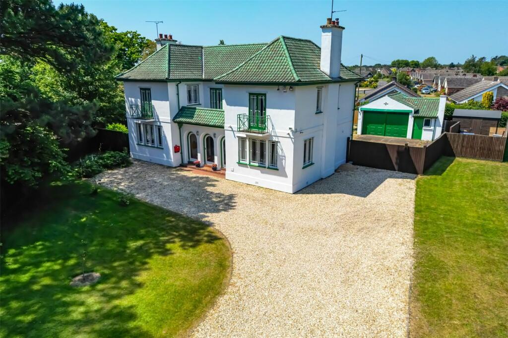 4 bedroom detached house for sale in 3 Newark Road, North Hykeham