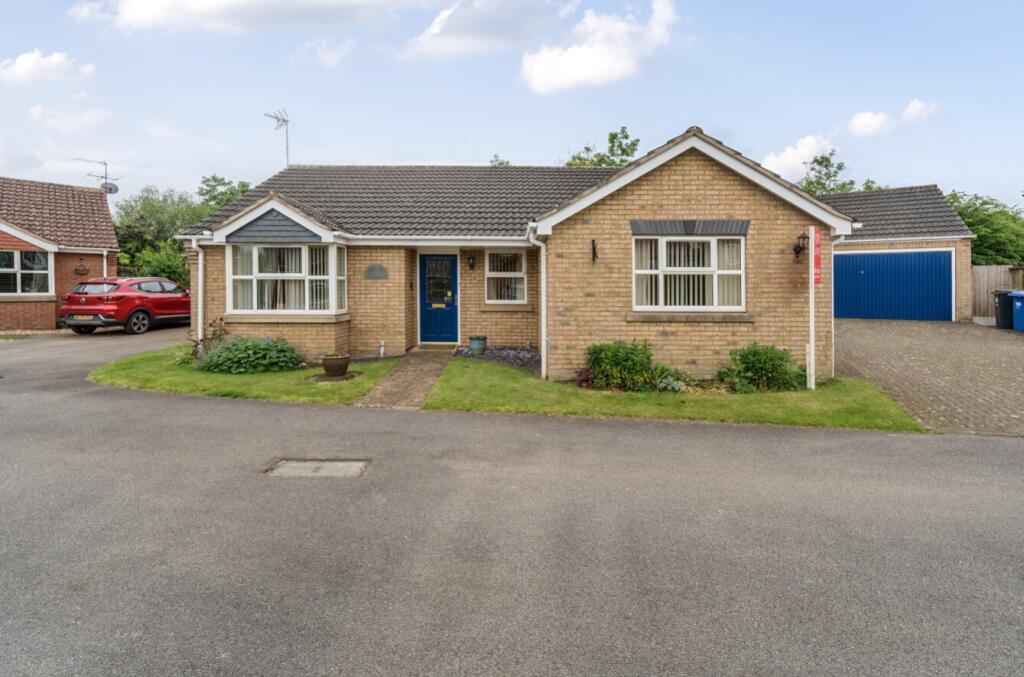 3 bedroom detached bungalow for sale in Ashfield Grange, Saxilby