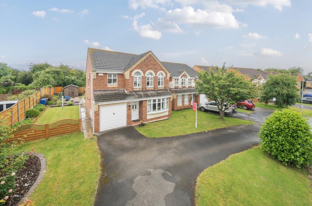 4 bedroom detached house for sale in Warwick Close, Saxilby, Lincoln ...